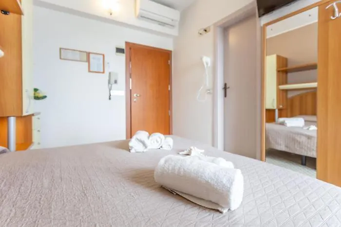 Hotel Ideale Mare Bellaria-Igea Marina 3*,  Italien